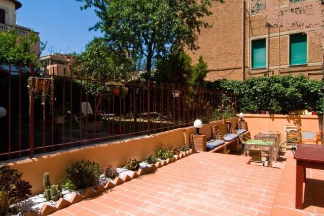 Bed & Breakfast Tra Gianicolo E Trastevere Rome